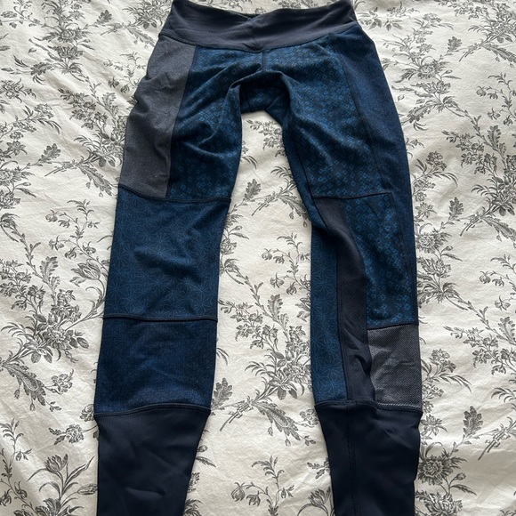 Lululemon leggings - Picture 5 of 6